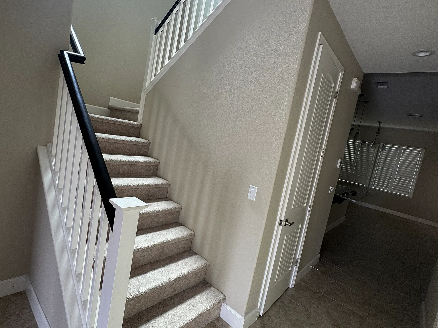 4 bed, 2478 sqft, $3,600 — Photo 4