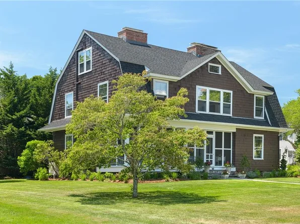 84 Rodman St, Narragansett, RI 02882