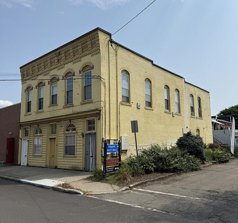 1st image of 107 Central Ave