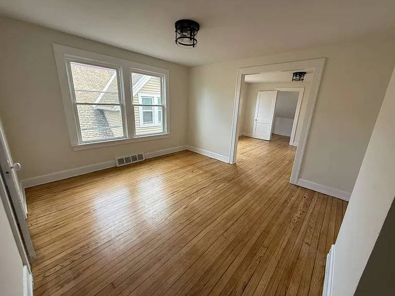 1278 W 102nd St #1 — Photo 32