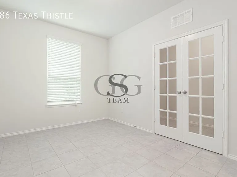 186 Texas Thistle — Photo 4