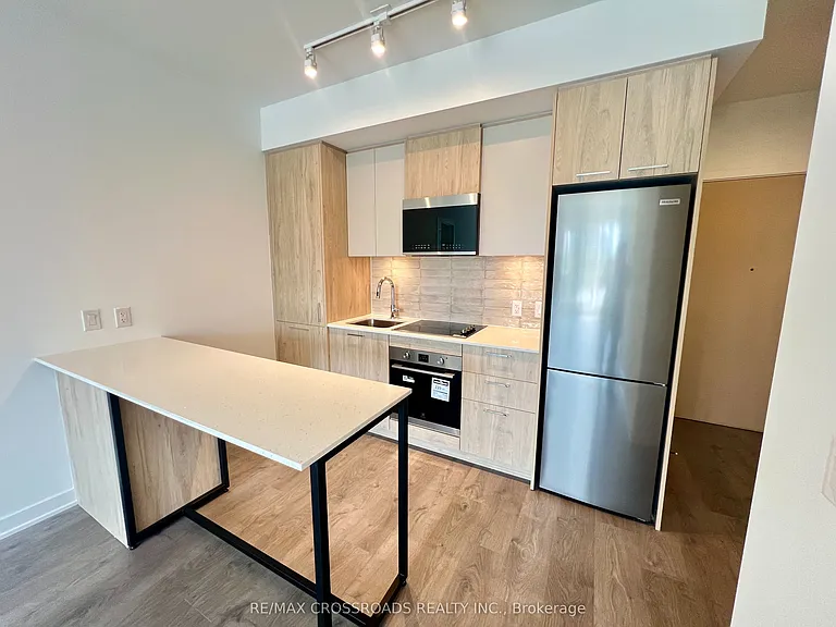 10 Oak St #523 — Photo 6