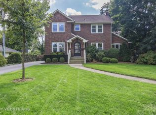 196 E Saint Charles Rd, Elmhurst, IL 60126