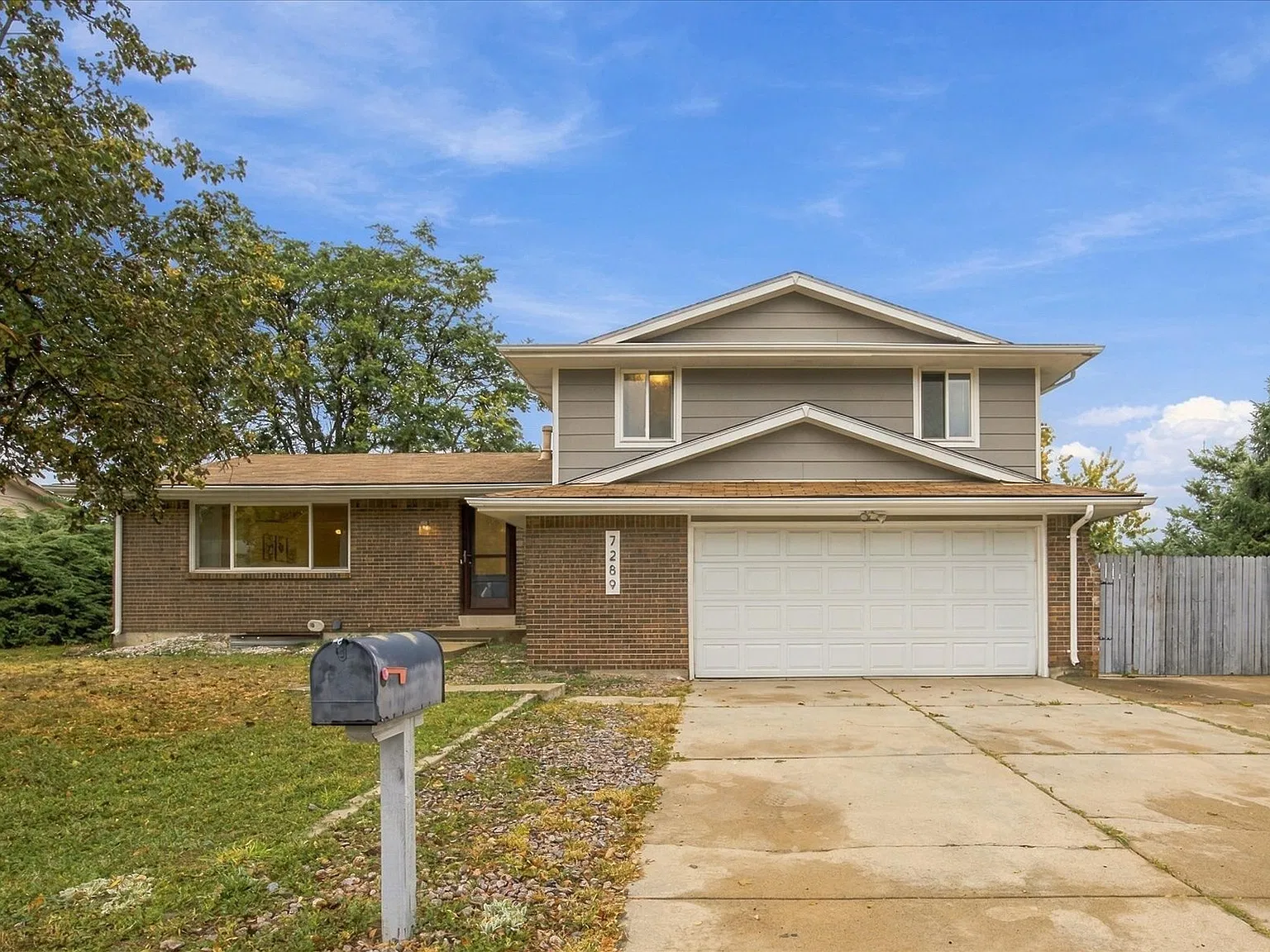 5 bed, 2284 sqft, $3,150 — Photo 2