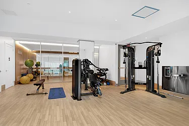 Rented by R New York