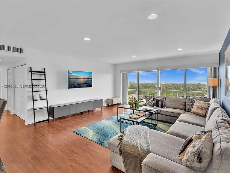 2451 S Brickell Ave #20M — Photo 9