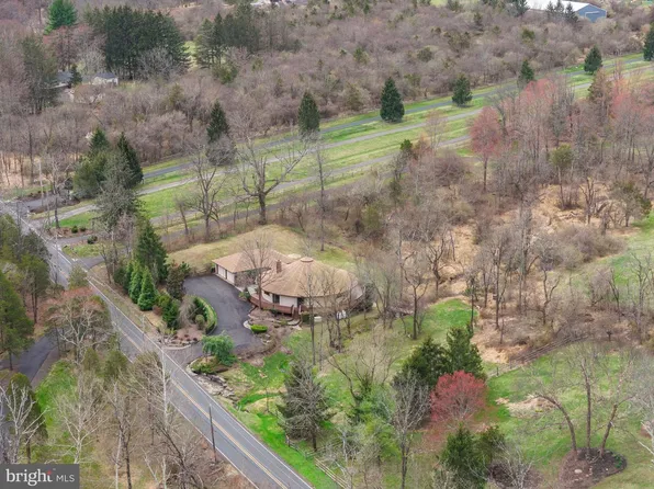 2119 S Sugan Rd, New Hope, PA 18938