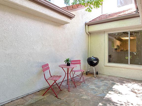 2nd image of 1117 N Via Colinas