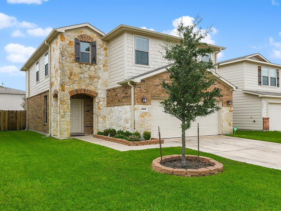 1st image of 9919 Waldens Pond Ct