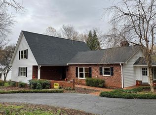2786 Robinhood Rd, Winston Salem, NC 27106
