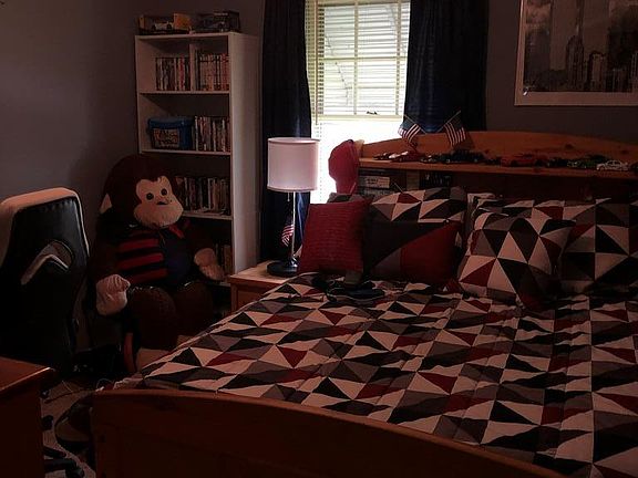 4th image of 112 Elm St