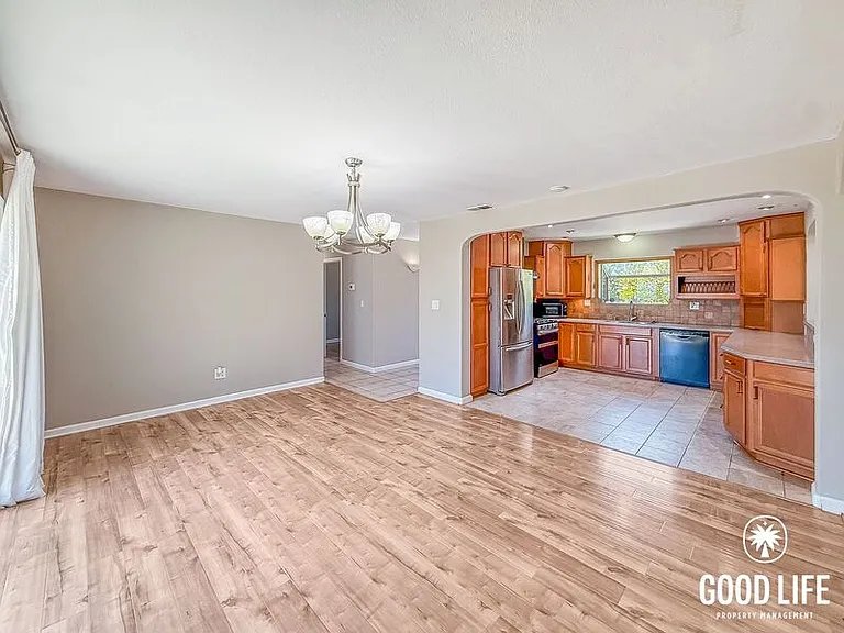 9719 Castaic Ct — Photo 4