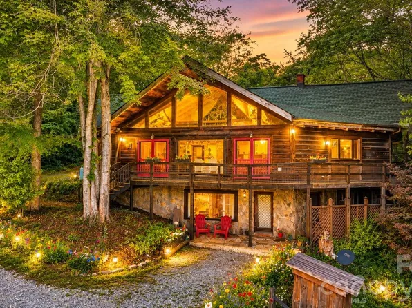 429 Biodome Dr, Waynesville, NC 28785