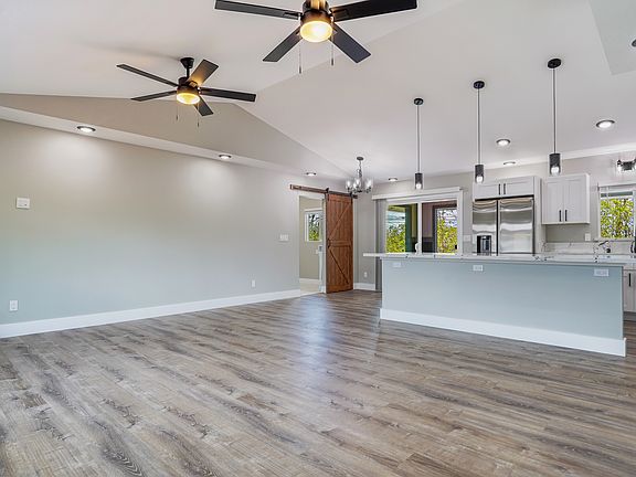 5th image of 16-2035 Silversword Ct