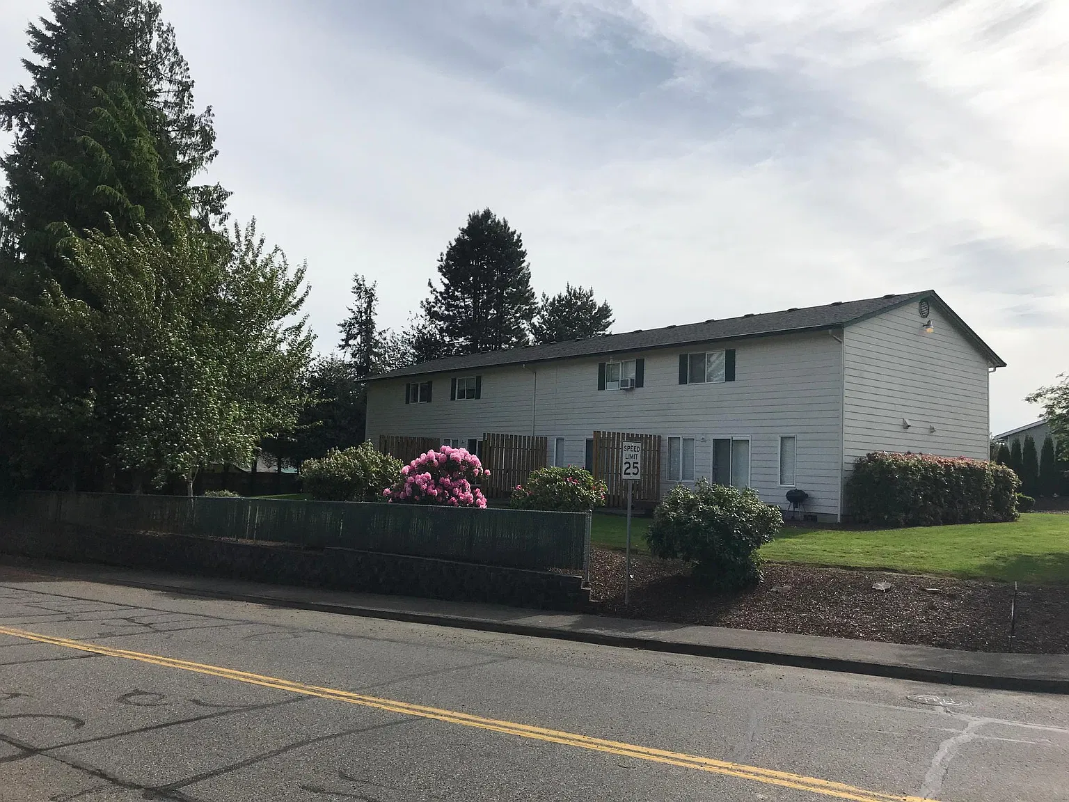 313 W 9th St — Photo 1
