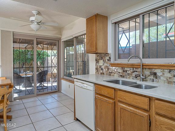 3rd image of 1354 W Placita Bronce