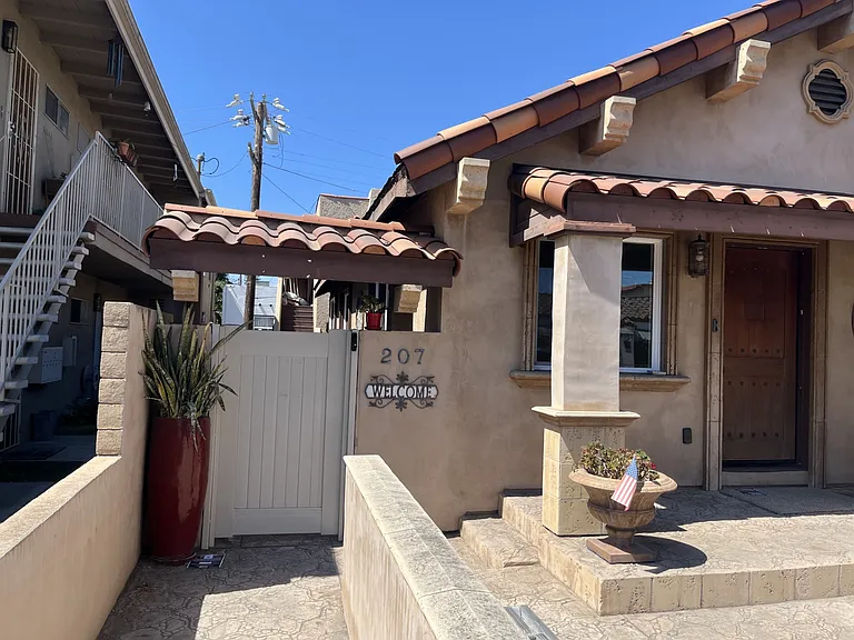207 Nieto Ave — Photo 3