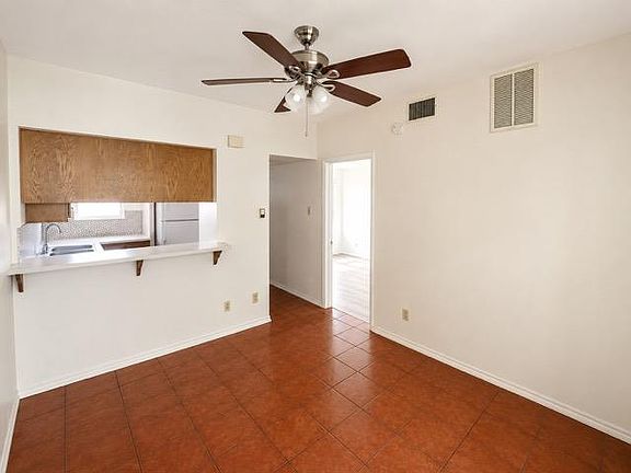 2nd image of 706 W 22nd St APT 205
