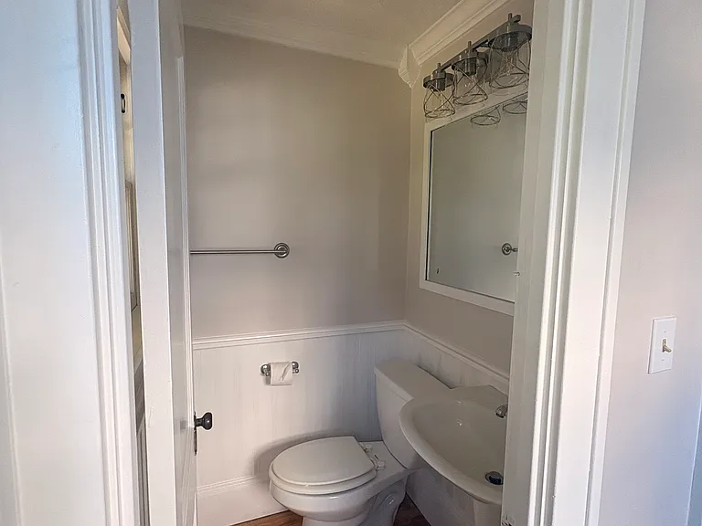 309 W Liberty St — Photo 6