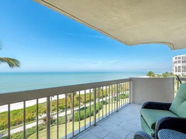 4005 Gulf Shore Blvd N, Naples, FL