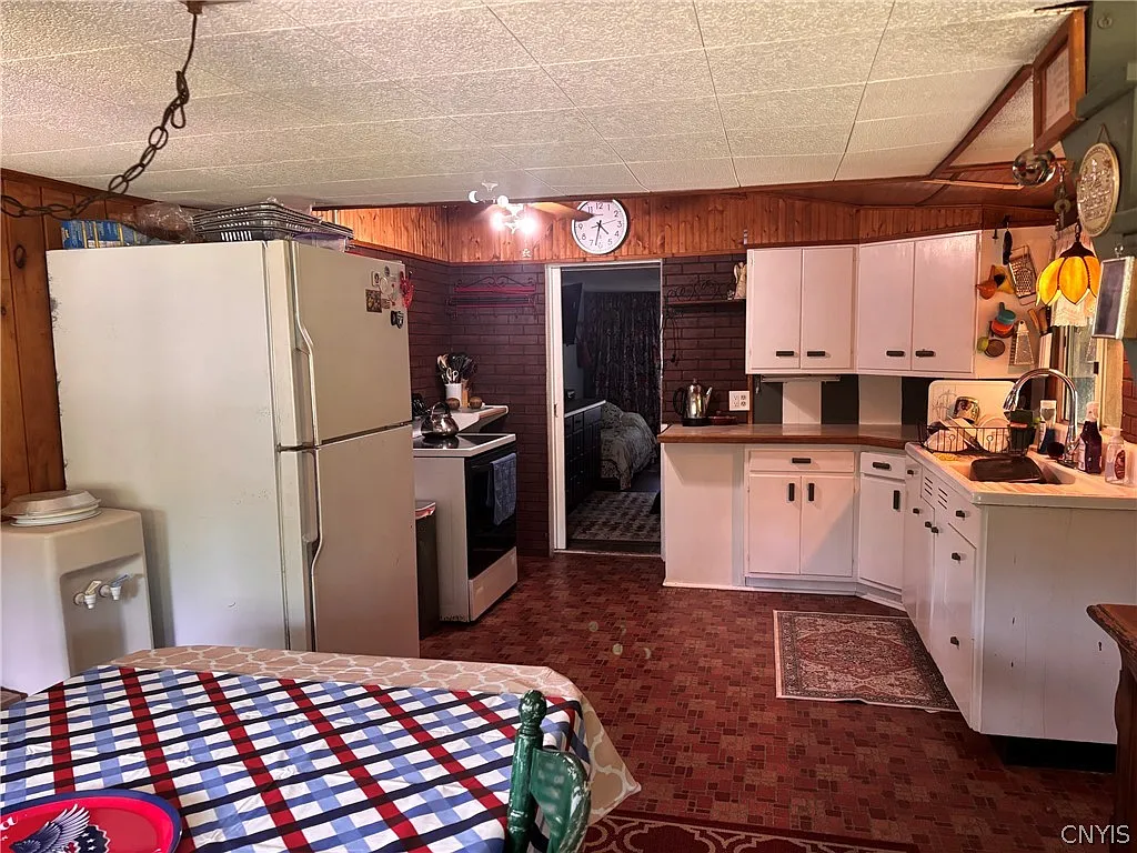 4 bed, 2.0 bath, 1152 sqft, $2,500 — Photo 3