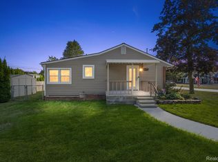 29416 Emerick St, Harrison Township, MI 48045