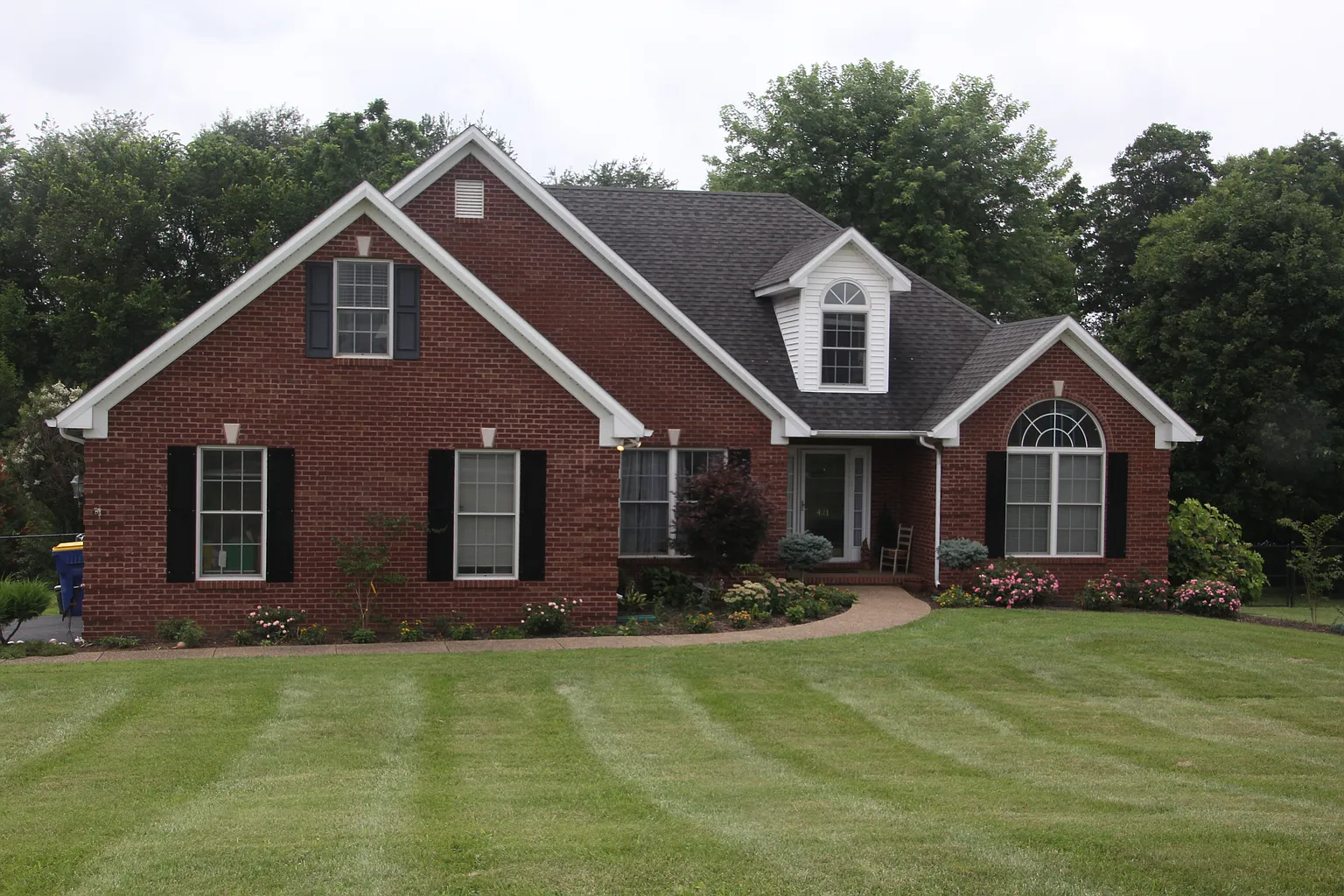 421 Cambridge Grove Cir photo 1