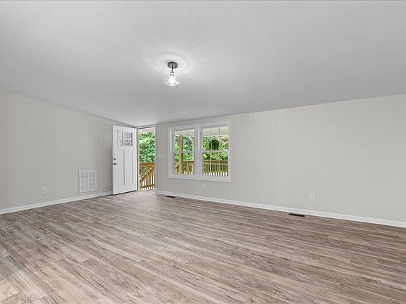 2nd image of 25 Green Pastures Rd