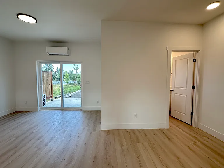 3021 Harold Dr SE — Photo 9