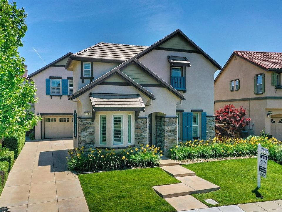 2nd image of 672 S Escuela Dr