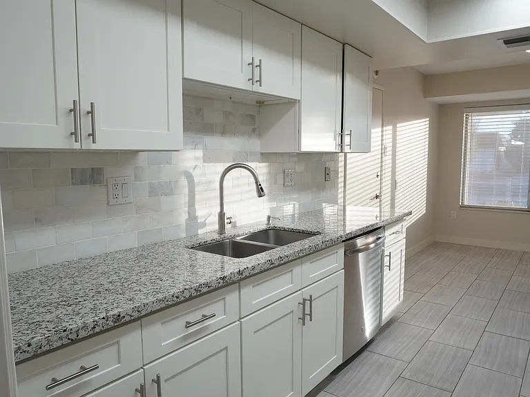 16425 N Desert Holly Dr — Photo 5