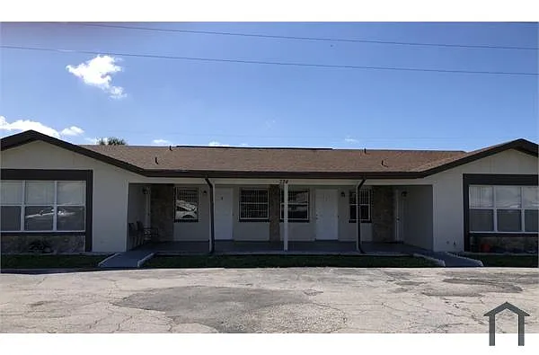 Building Photo - 224 SW 47th Ter #3