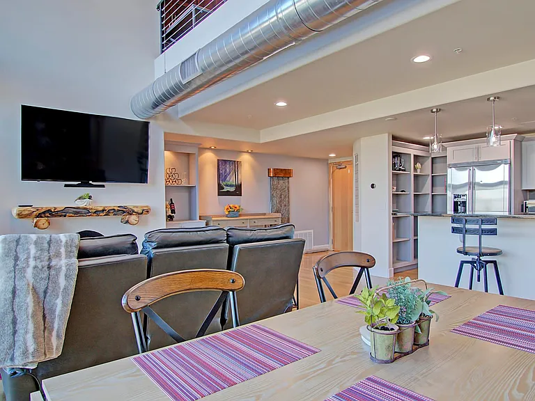417 E Kiowa St #1204 — Photo 4