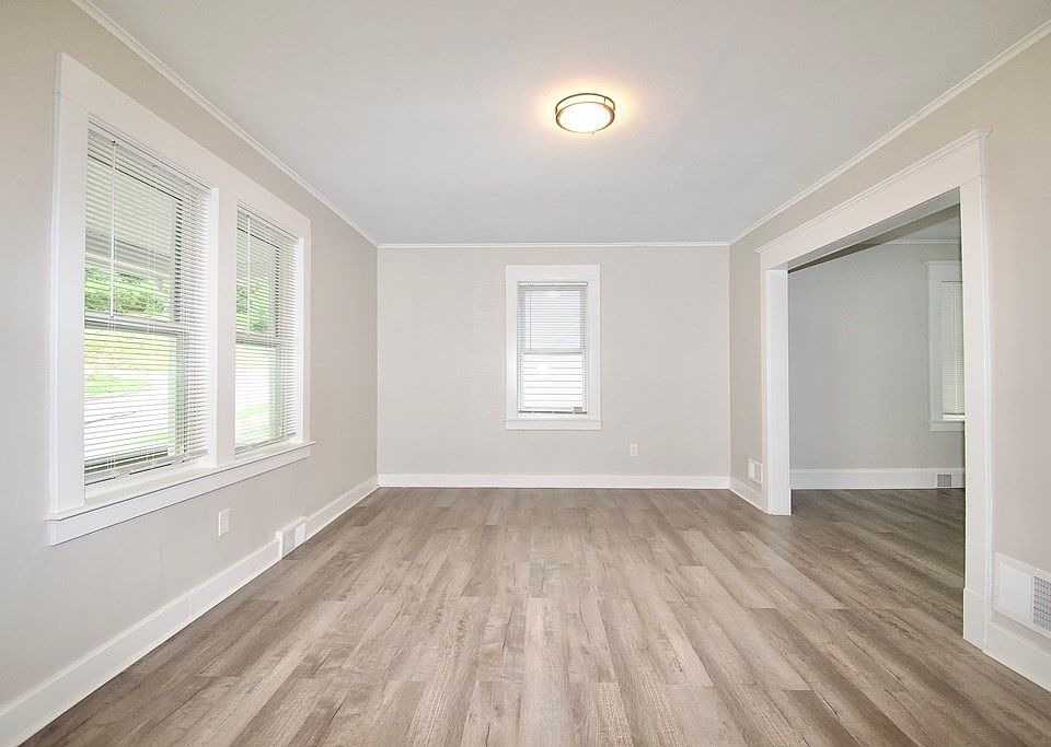 107 Britton St, Chicopee, MA 01020 Zillow