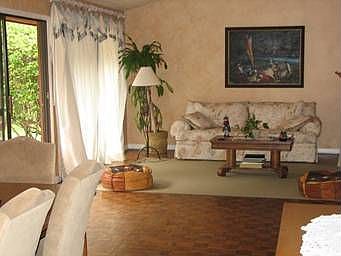 Living room with high ceilling