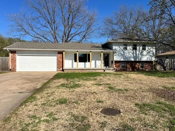 350 S 2nd St, Clearwater, KS 67026