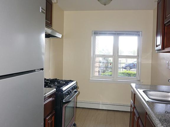 3rd image of 430 Park Ave #1BR