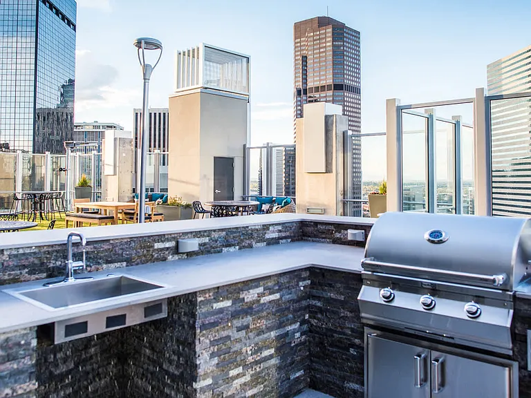 Rooftop Grilling Area