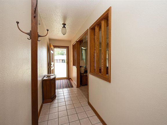 5th image of 501 Redbird Dr