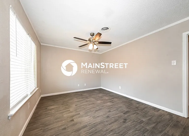 503 Darlene Ln — Photo 3