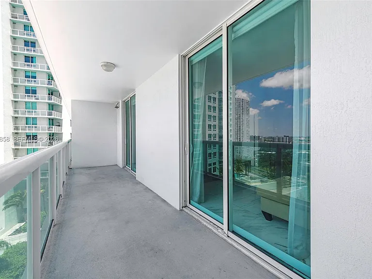 1800 N Bayshore Dr #1806 — Photo 4