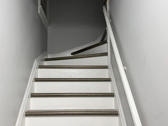 2nd image of 386 Stegman Pkwy Floor 2