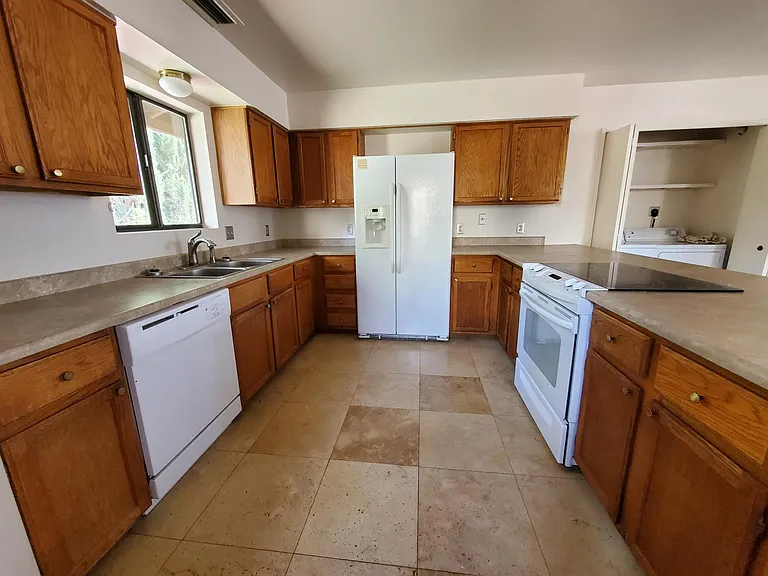 370 Fairway Oaks Dr #A — Photo 13