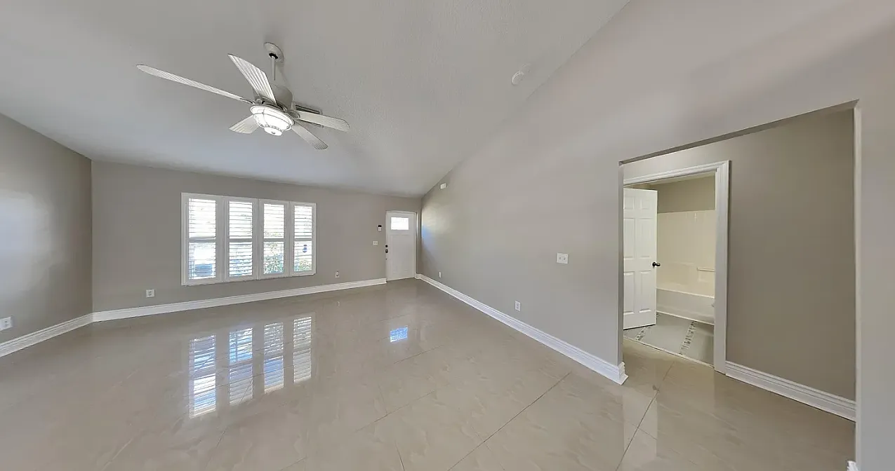 3 bed, 1280 sqft, $2,495 — Photo 3