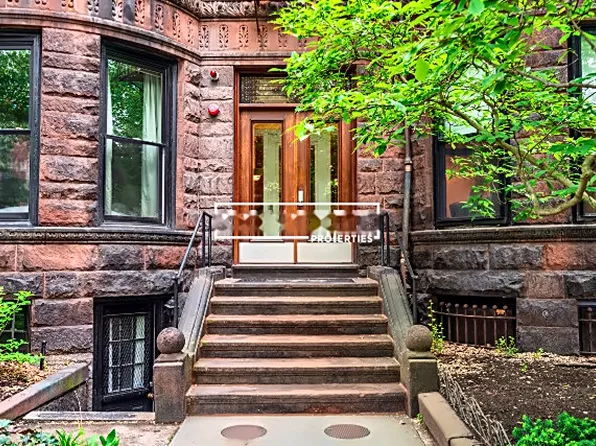 379 Commonwealth Ave #2CP, Boston, MA 02115