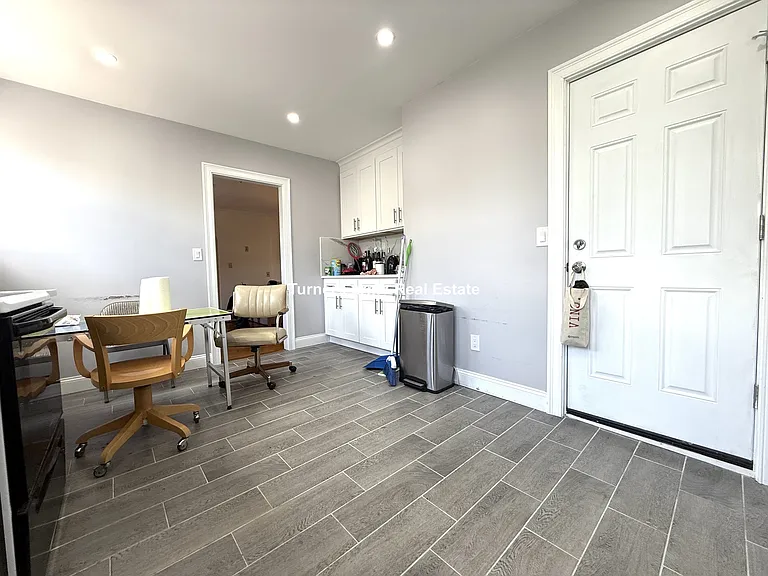 113 Lanark Rd #1 — Photo 23