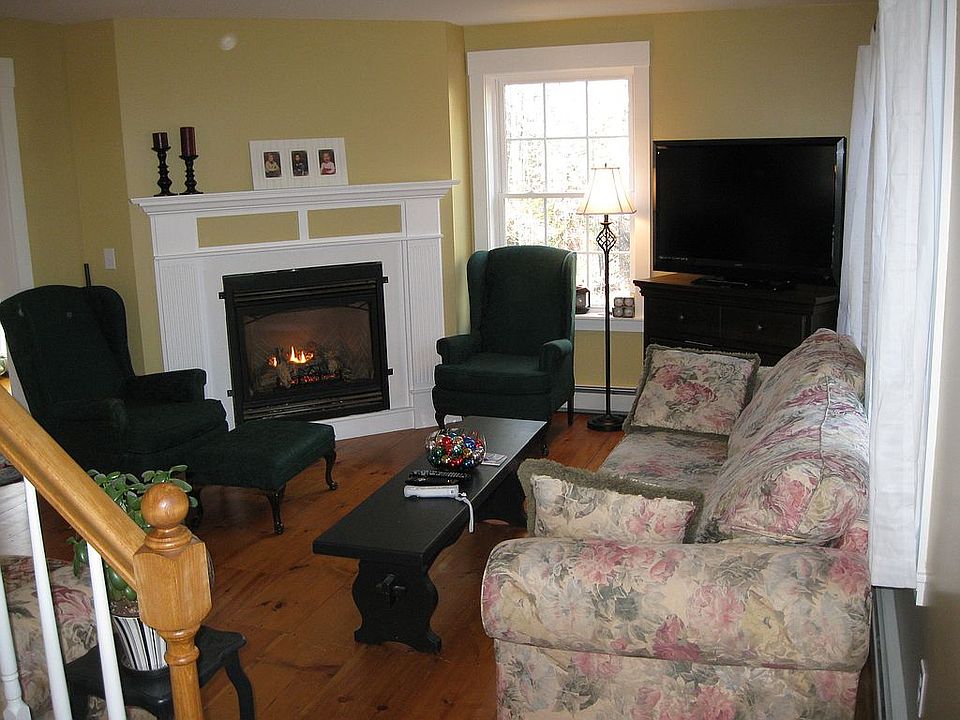 2nd image of 30 Stuarts Ln