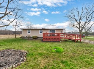 2405 Checkered Tavern Rd, Appleton, NY 14008