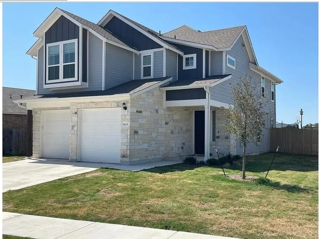 4 bed, 2.5 bath, 2265 sqft, $2,195 — Photo 1