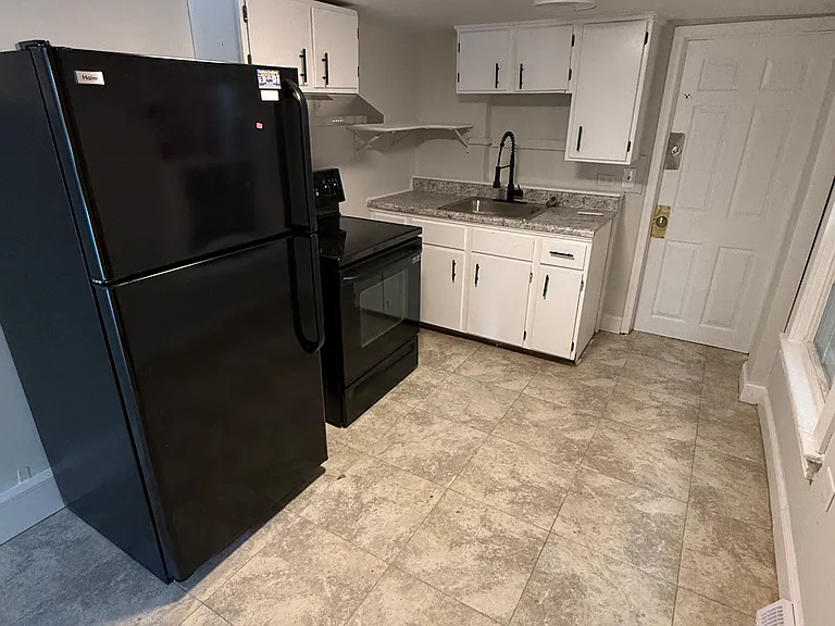 338 Cedar St — Photo 1